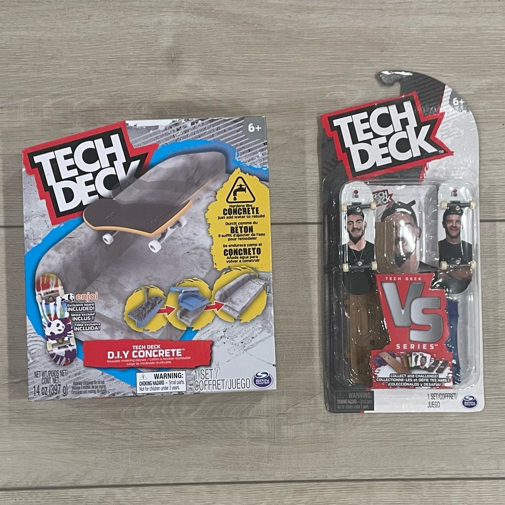 Tech Deck D.I.Y Concrete Set plus 2 Extra Tech Decks